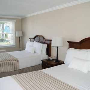 Standard Room 4 Entire Park Passes or each of